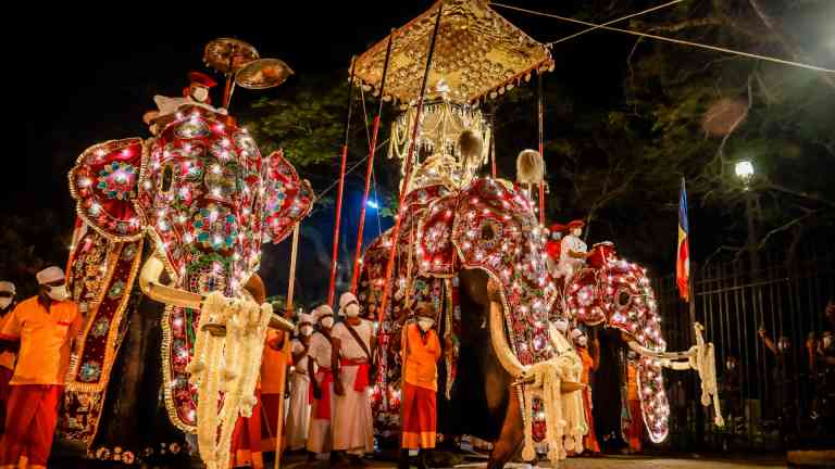 Kandy Festival in Sri Lanka on a Bunnik Tour