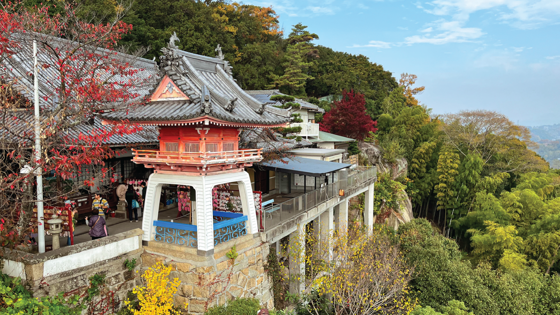 Senkoji Temple, Japan by Jeremy van Heerde