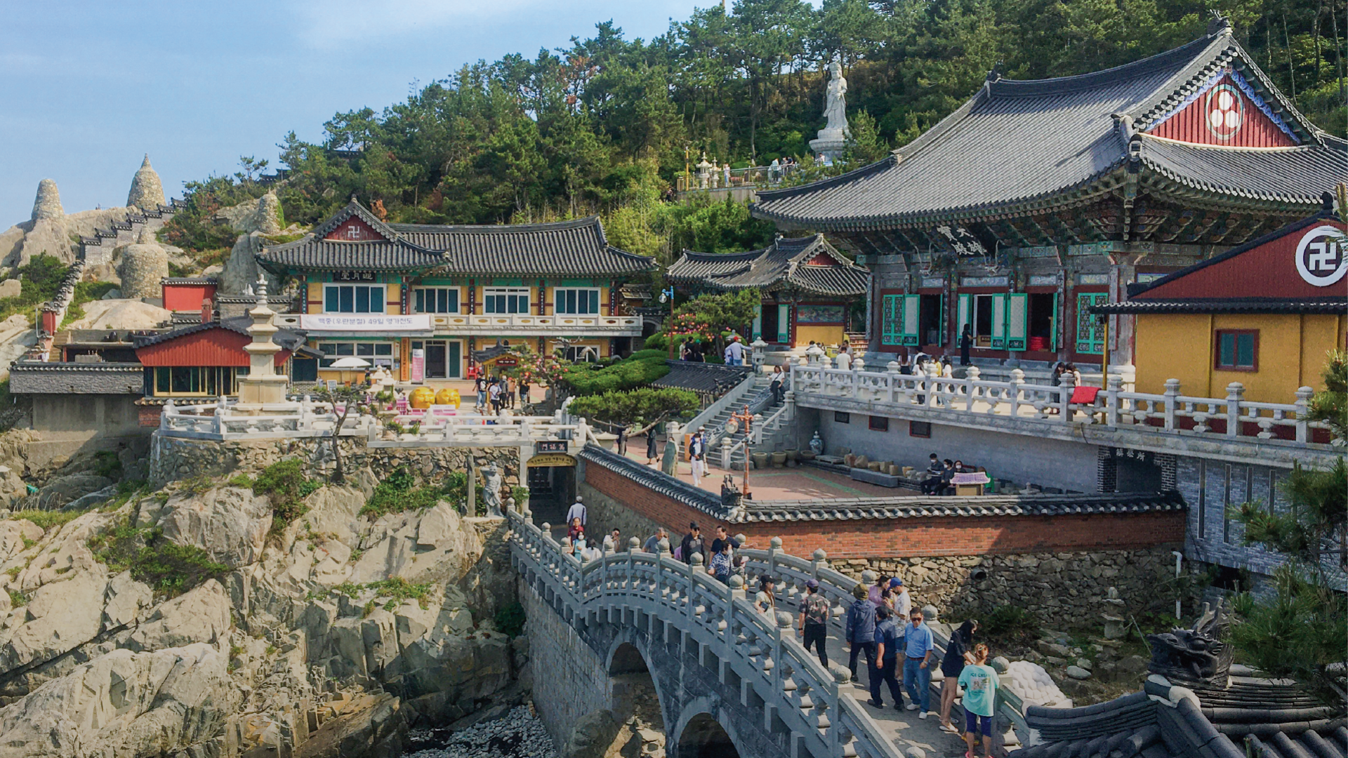 Haedong Yonggungsa Temple, Busan, South Korea by Jeremy Van Heerde