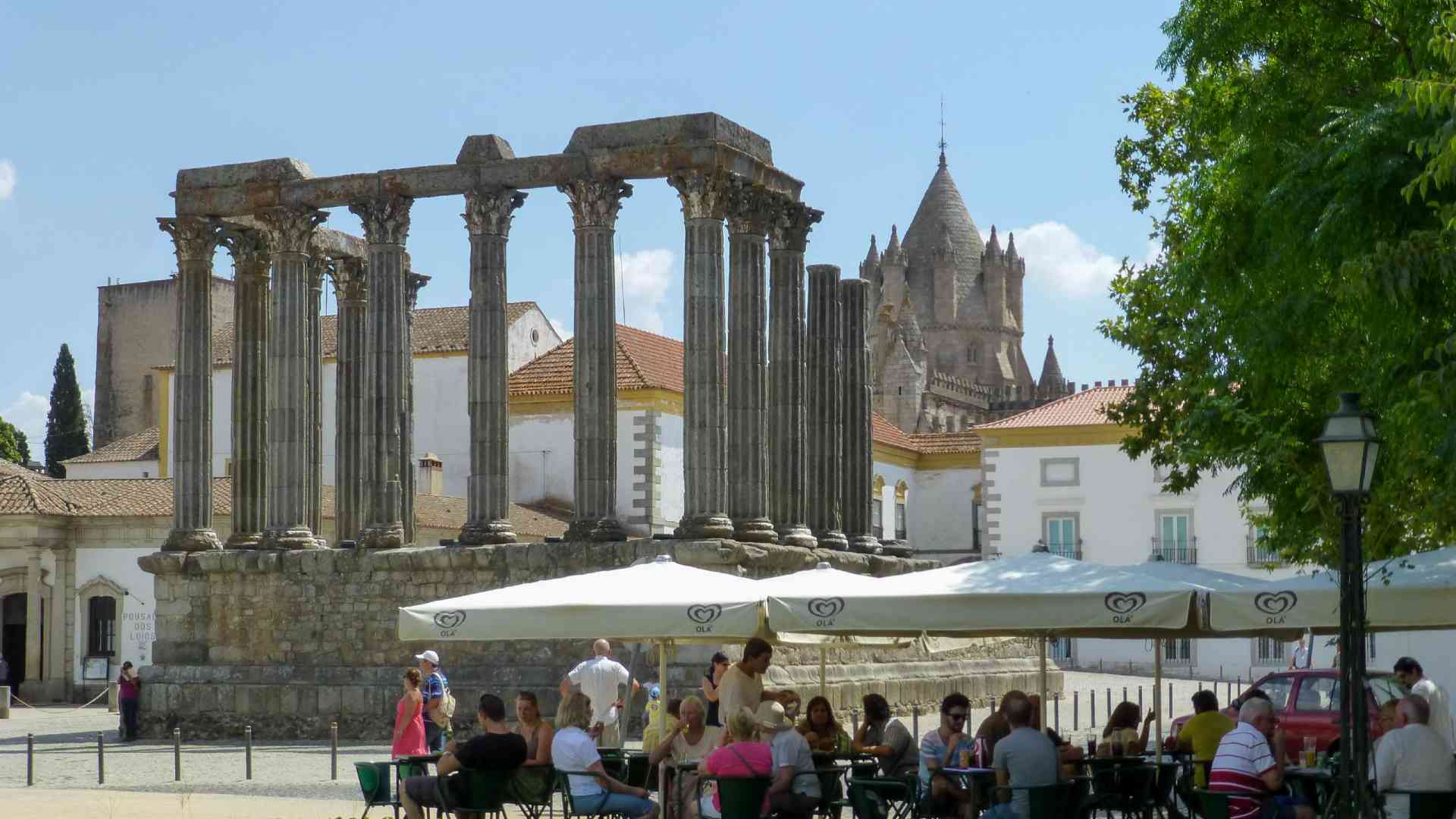 Évora, Portugal by Dennis Bunnik