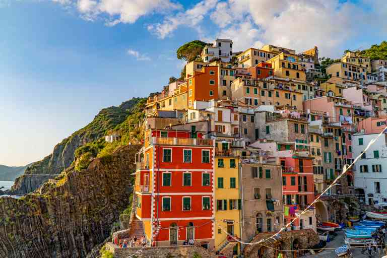 Cinque Terre, Italy by Mirza Ariadi