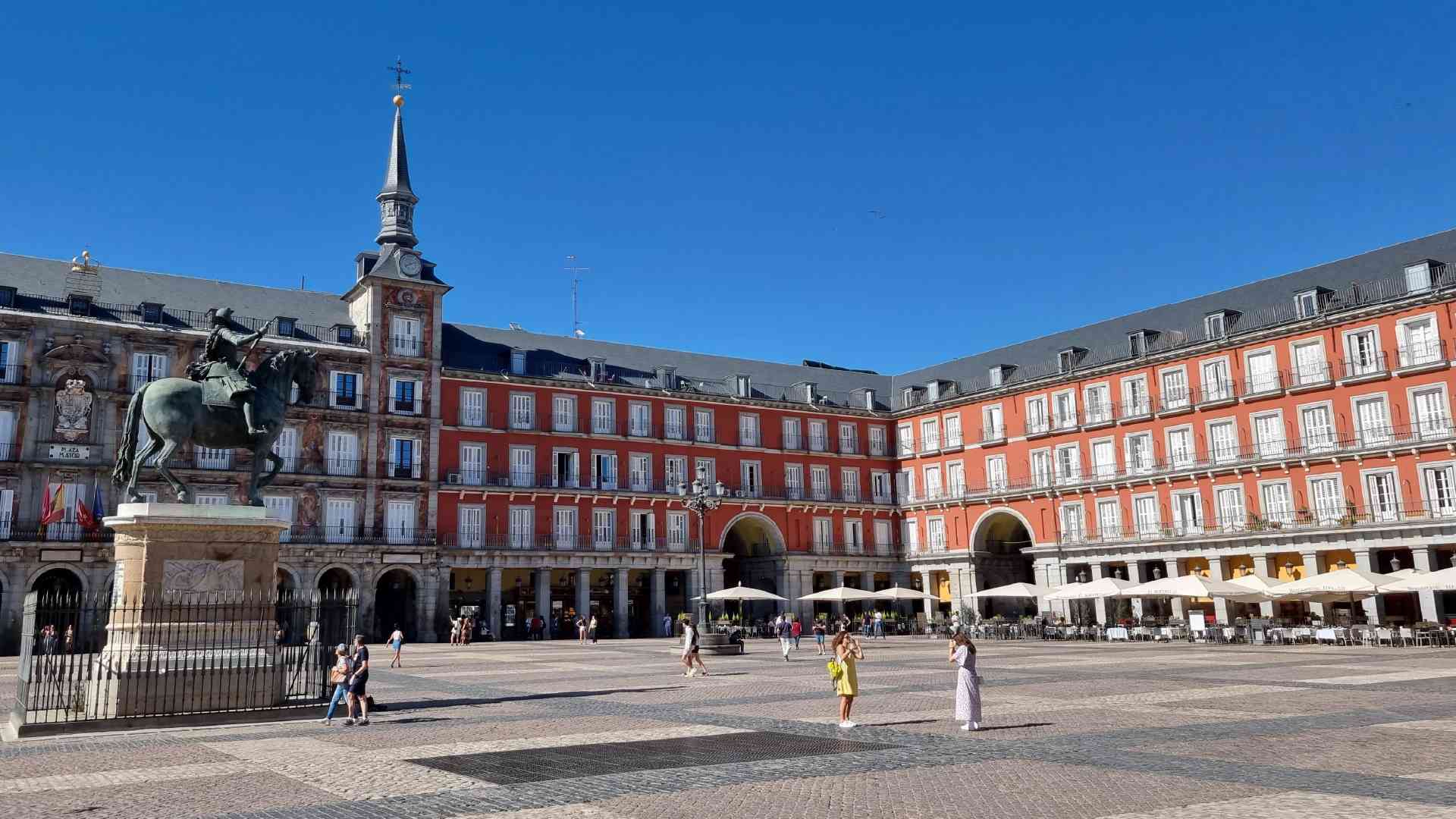 Madrid, Spain by Dennis Bunnik