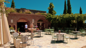Outdoor setting of Karnas Boutique Winery in Bodrum, Türkiye by Annelieke Huijgens