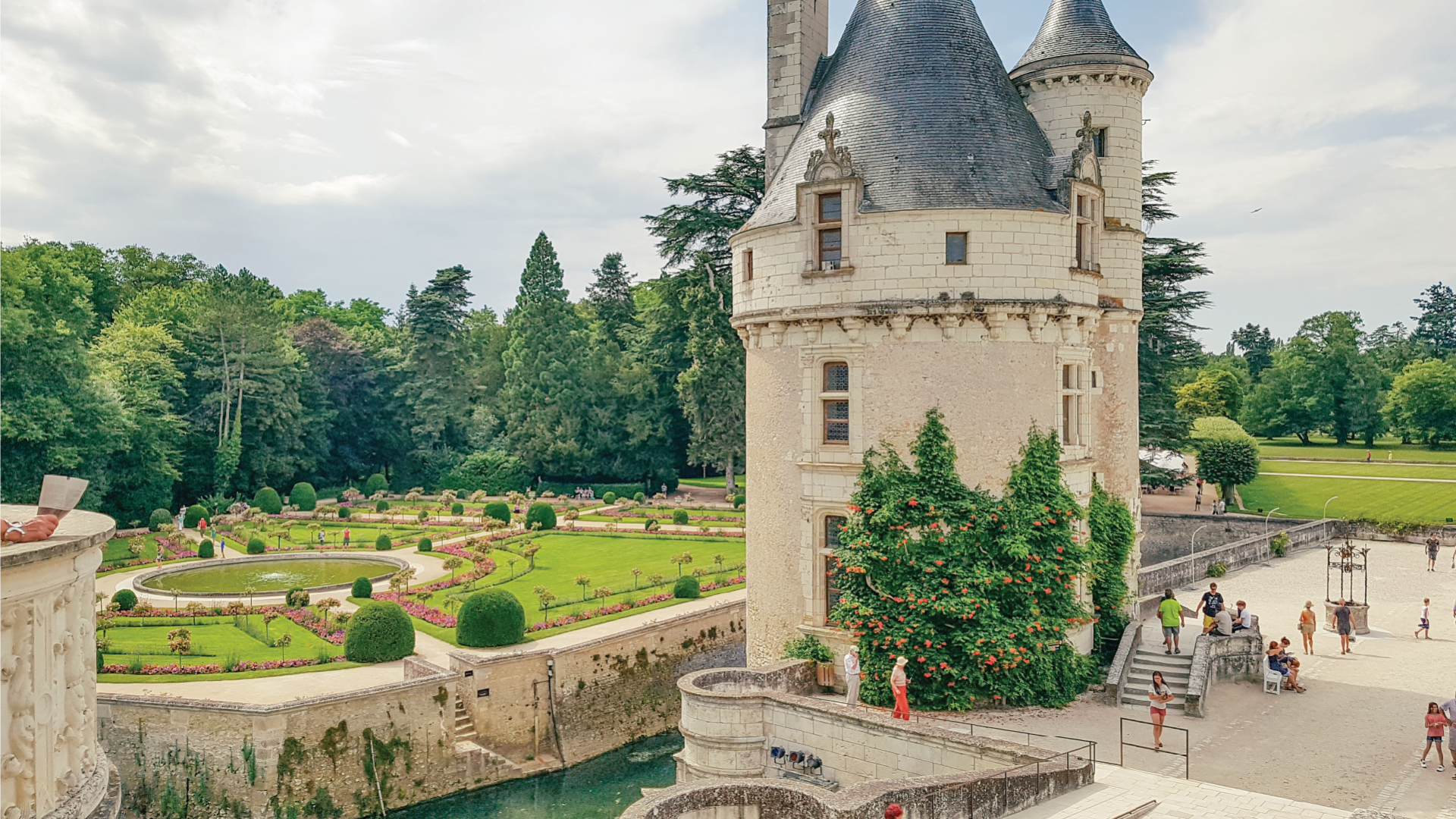 Chateau de Chenonceau on a Bunnik Tour of France