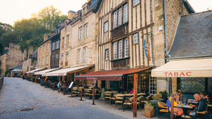 Dinan on a Bunnik Tour of France