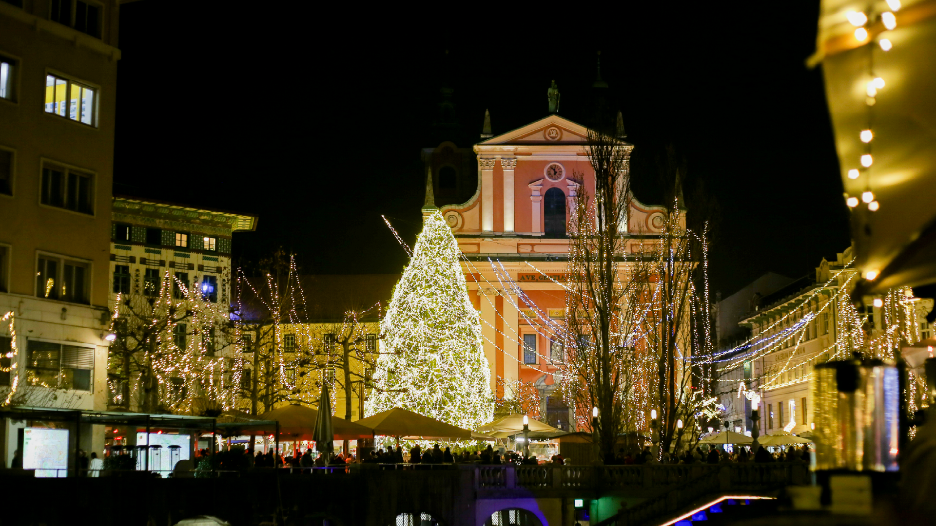 Christmas Markets in Ljubljana, Slovenia by Hera Sparnon