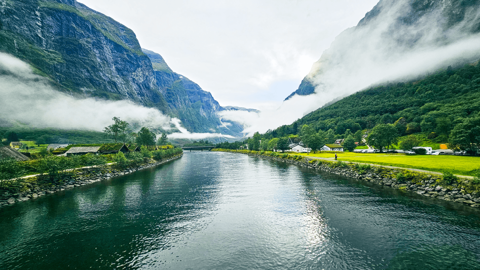 Gudvangen, Norway by Dennis Bunnik