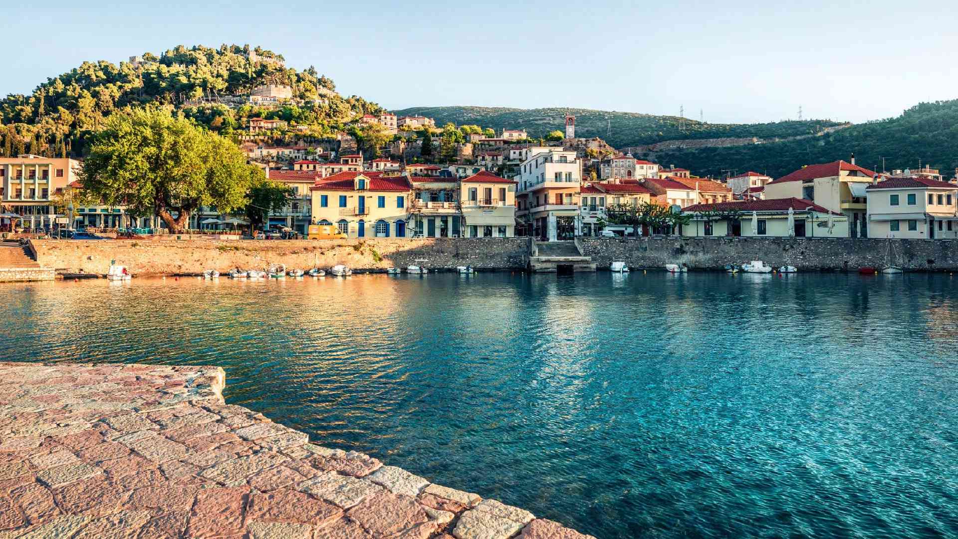 Harbour of Nafpaktos on a Bunnik Tour of Greece