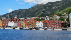 The waterfront in Bergen by Dennis Bunnik
