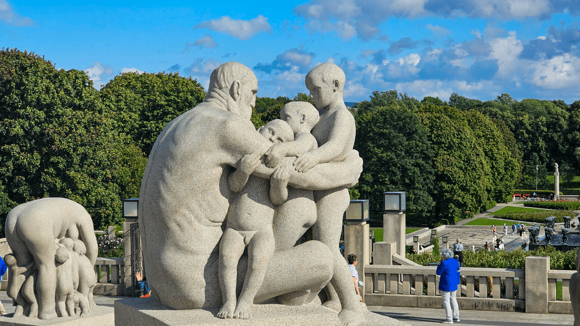 Vigeland Sculpture Park, Oslo by Dennis Bunnik