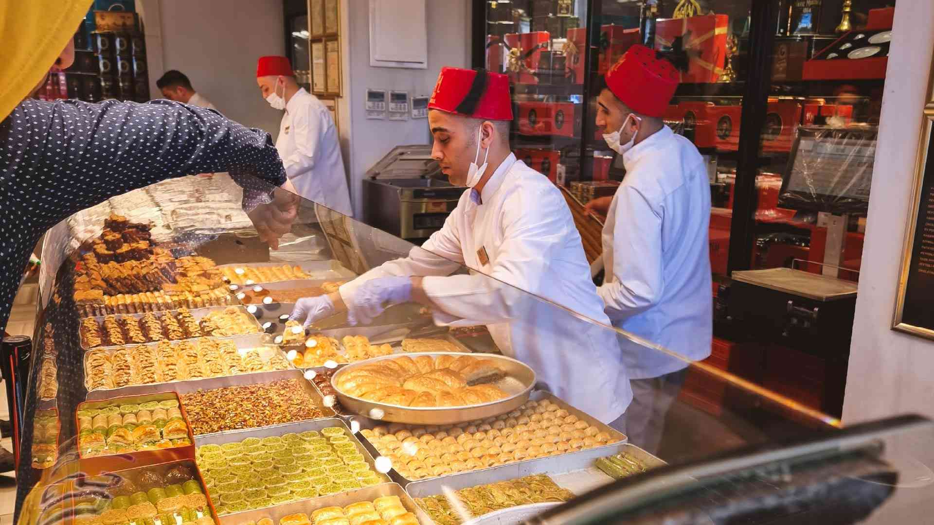 Hazif Mustafa sweet shop in Istanbul on a Bunnik Tour of Türkiye