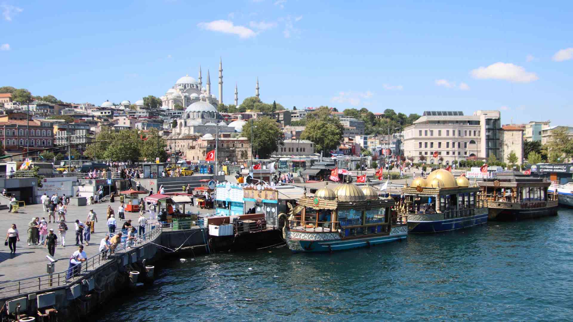 Harbour in Istanbul on a Bunnik Tour of Türkiye