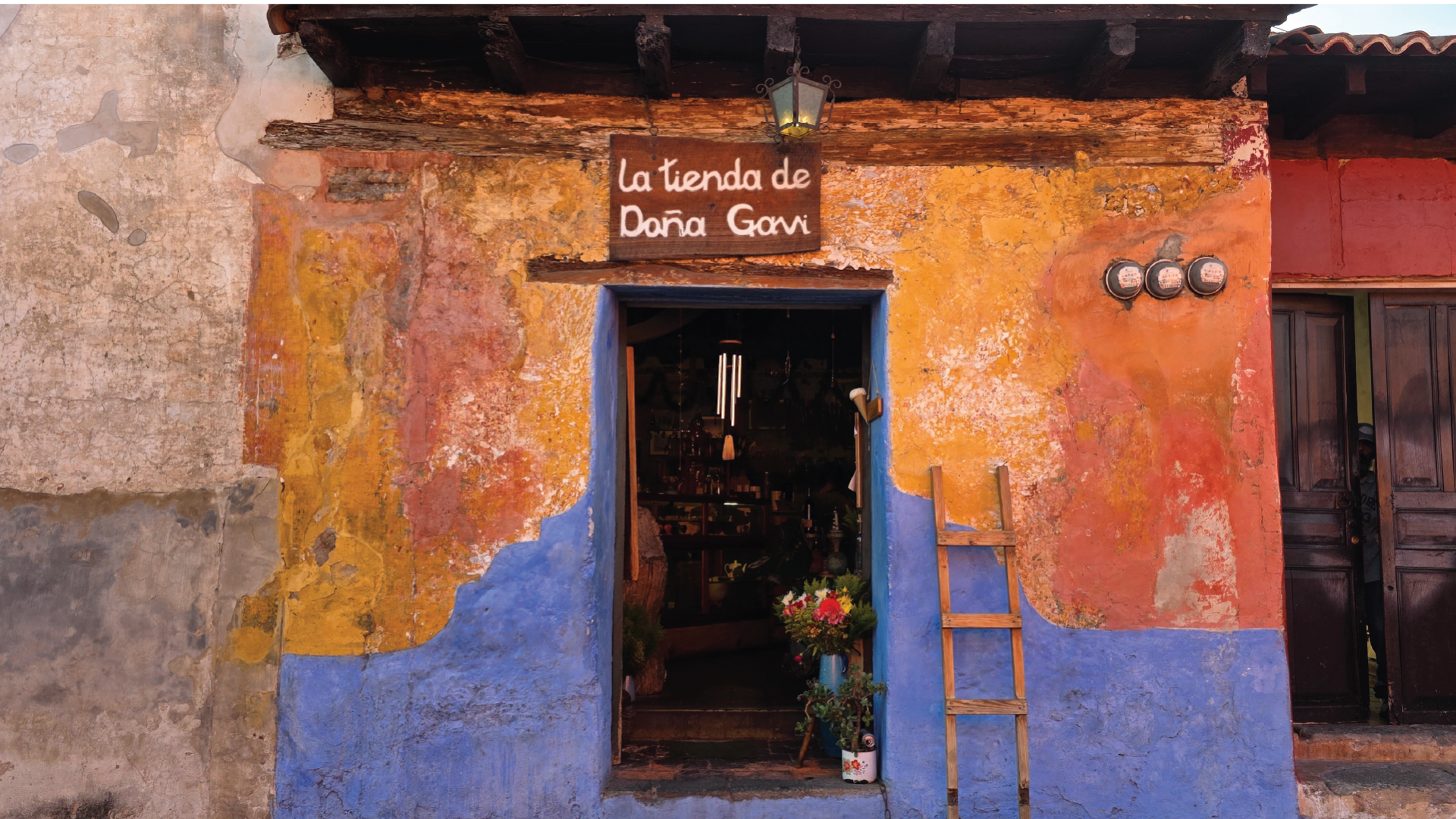 Antigua, Guatemala by Dennis Bunnik