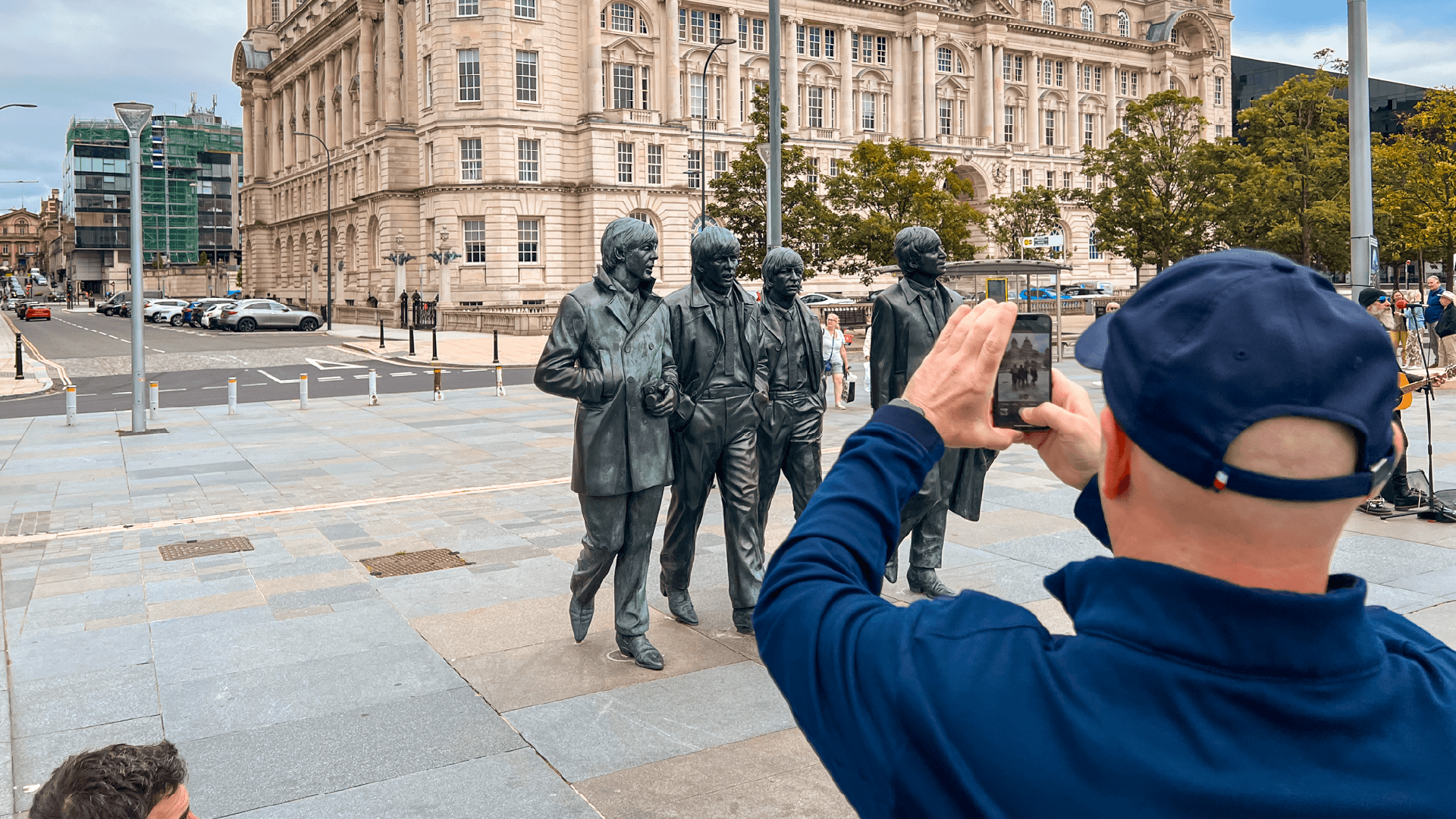 Beatles Statue in Liverpool on a Bunnik Tour of England