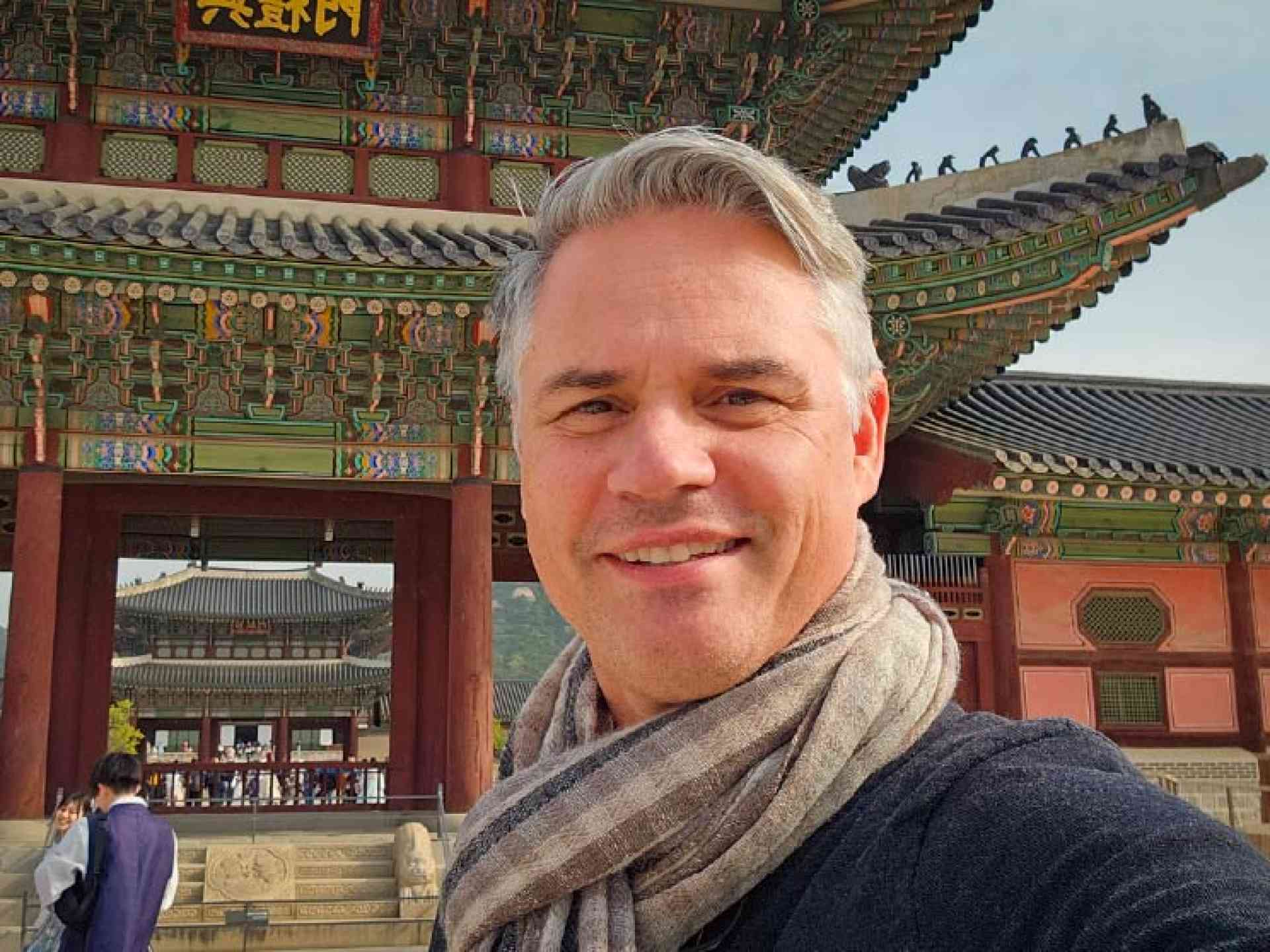 Dennis Bunnik in Seoul, South Korea on a Bunnik Tour
