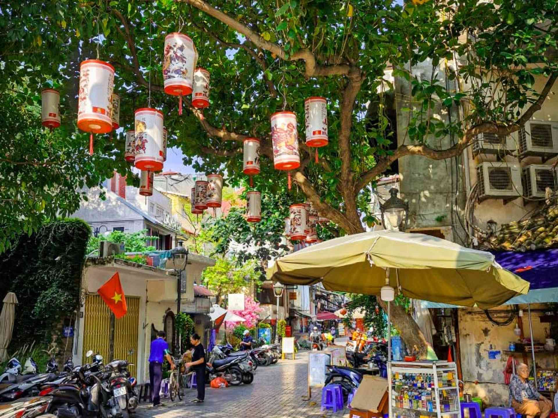 A busy street in Hanoi's Old Quarter on a Vietnam tour