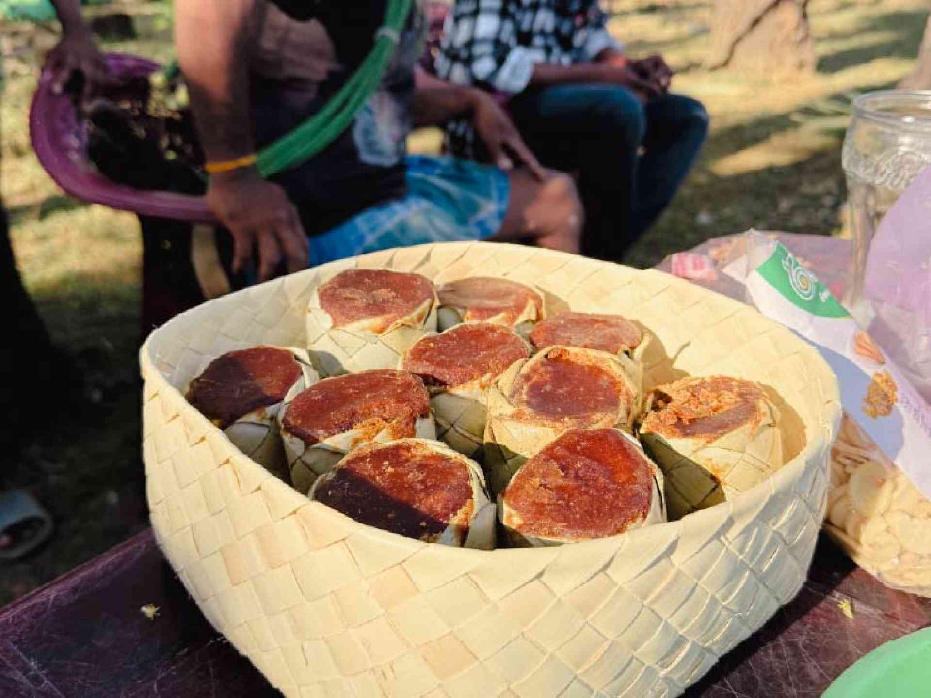 Traditional palmyrah lunch on a Bunnik Tour of Sri Lanka